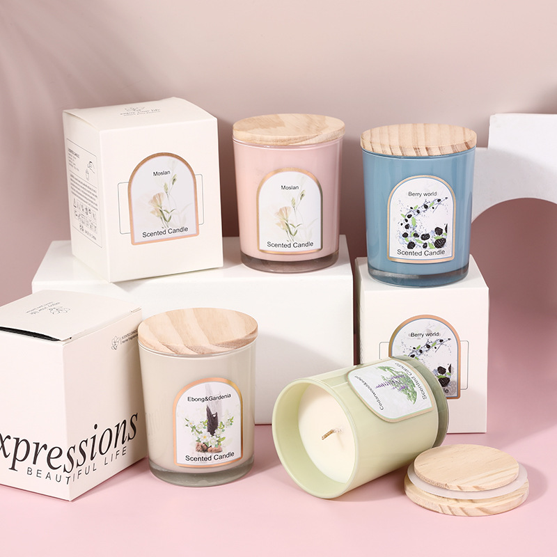 Candle Fragrance - เทียนหอมแก้วสีพร้อมฝาไม้ ขายส่ง เทียนหอมตกแต่งบ้าน ของชำร่วยงานแต่งงาน ข้ามพรมแดน